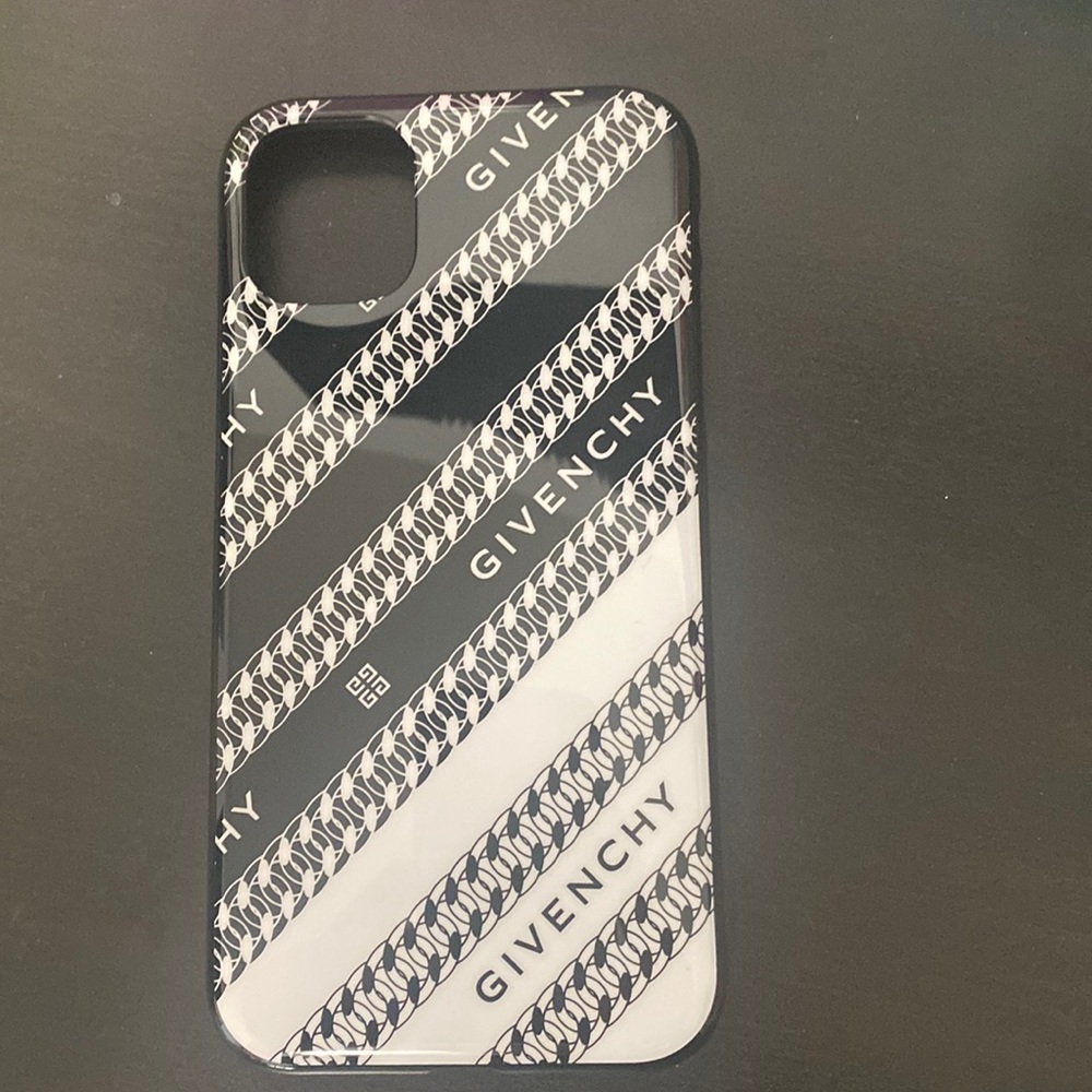 COPY - Givenchy iPhone 11 Pro phone cover.